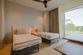 2BR 5 Guests Private Balcony and Shared Pool