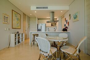 2BR 5 Guests Private Balcony and Shared Pool