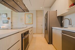2BR 5 Guests Private Balcony and Shared Pool