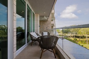 2BR 5 Guests Private Balcony and Shared Pool