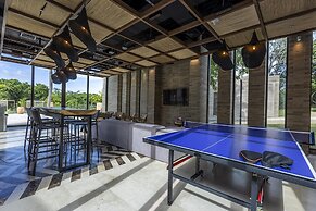 2BR 5 Guests Private Balcony and Shared Pool