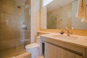 2BR 5 Guests Private Balcony and Shared Pool
