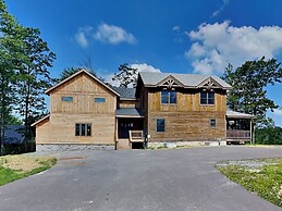 JCS Mountain Villa