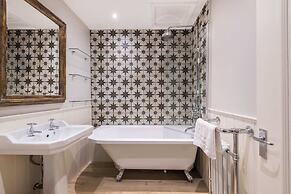 Stunning 2-bedroom Flat in Fulham