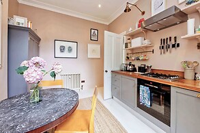 Exquisite 2 Bedroom Flat in Notting Hill