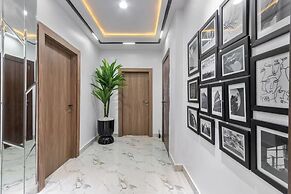 Regent Service Apartment