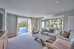 Host Stay Roundwood House