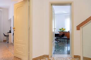 LEOPOLDO ROOMS