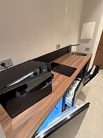 LEOPOLDO SUITES