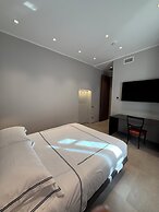 LEOPOLDO SUITES