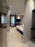 LEOPOLDO SUITES