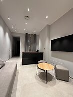 LEOPOLDO SUITES
