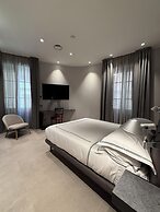 LEOPOLDO SUITES