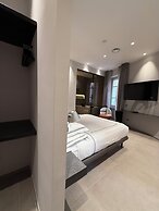 LEOPOLDO SUITES