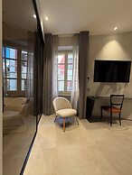 LEOPOLDO SUITES