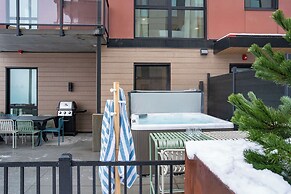 Revel and Rest by Revelstoke Vacations