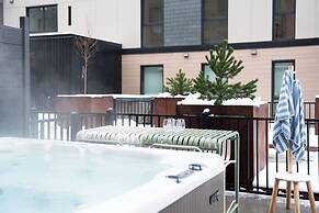 Revel and Rest by Revelstoke Vacations
