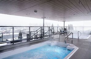 Revel and Rest by Revelstoke Vacations
