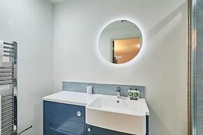 Host Stay The Langley Hotel Apartment 8