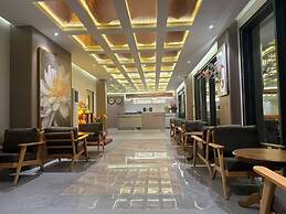 Leonora Hotel