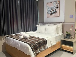 Leonora Hotel