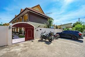 Chernin Apartment Suites