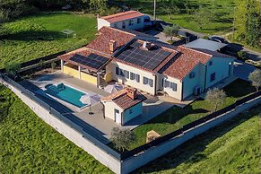 Casa Berton – Heated Saltwater Pool