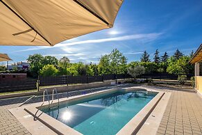 Casa Berton – Heated Saltwater Pool