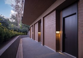 Three-Colored Cloud River Resort VILLA