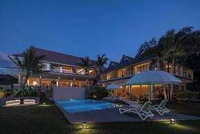 Three-Colored Cloud River Resort VILLA
