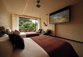 Three-Colored Cloud River Resort VILLA