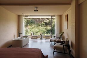 Three-Colored Cloud River Resort VILLA