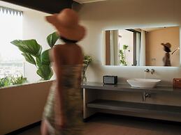 Three-Colored Cloud River Resort VILLA