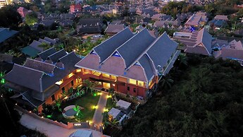 Three-Colored Cloud River Resort VILLA