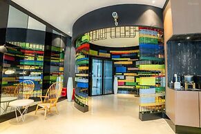 Shanghai city holiday Hotel