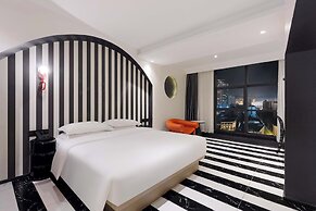Chongqing Jiefangbei Centre Bairui Hotel