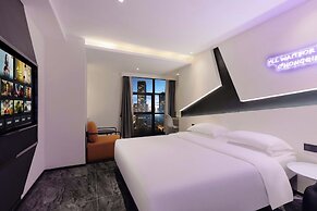 Chongqing Jiefangbei Centre Bairui Hotel