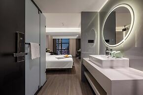 Chongqing Jiefangbei Centre Bairui Hotel
