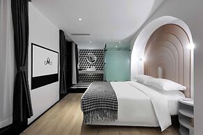 Chongqing Jiefangbei Centre Bairui Hotel