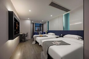 Chongqing Jiefangbei Centre Bairui Hotel