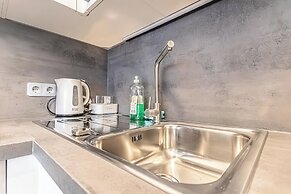 Stylish Modern 1BR 1LR Apartment Vienna