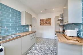 Three Bed Apartment by Guestz