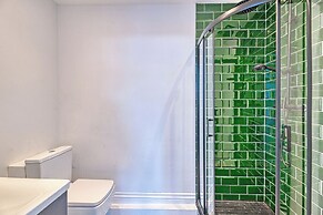 Three Bed Apartment by Guestz