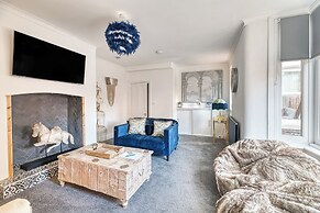 Three Bed Apartment by Guestz