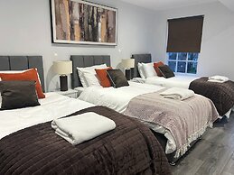 Tavistock House-parking-sleeps 7-central