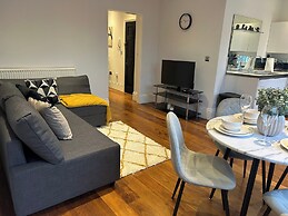 Tavistock House-parking-sleeps 7-central