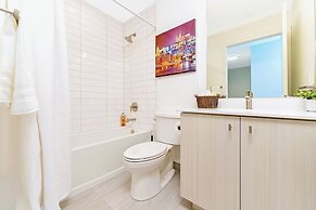 High Rise 1BR Building With Gorgeous Views