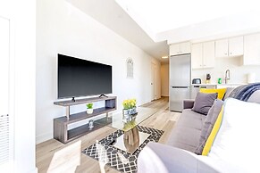 High Rise 1BR Building With Gorgeous Views