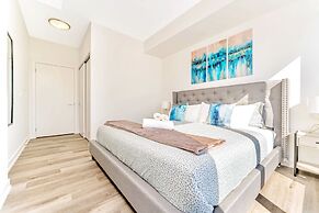 High Rise 1BR Building With Gorgeous Views