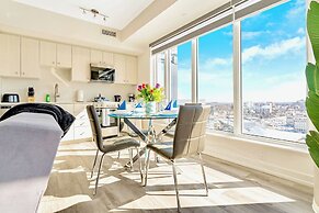 High Rise 1BR Building With Gorgeous Views